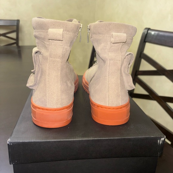 Slightly worn, originally bought for $350. EXTREMELY RARE. - Picture 5 of 5